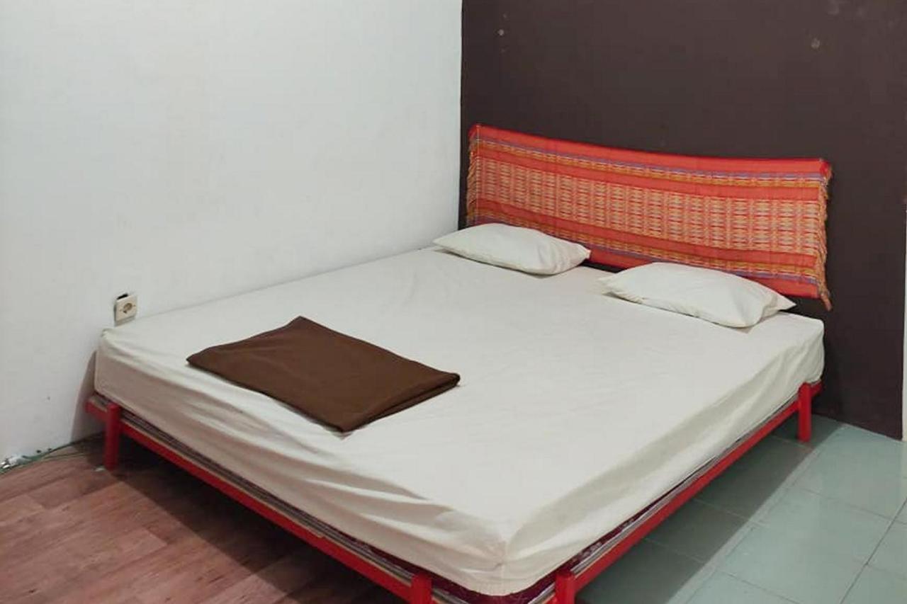 Hotel Losmen Yosi Carita Exteriér fotografie